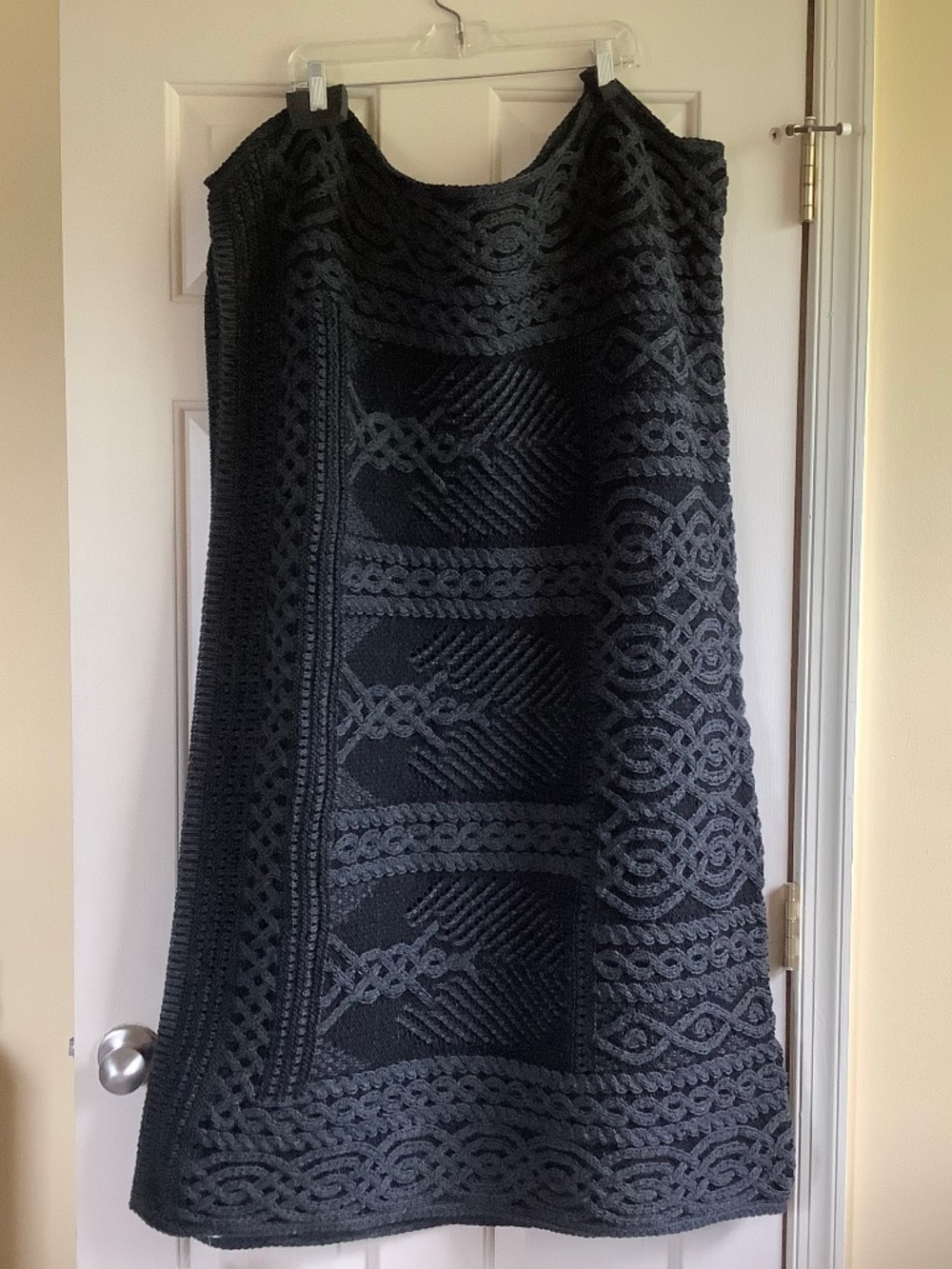 Aran Crafts Merino Wool Tree of Life 45X65 Throw Blanket Black/Grey